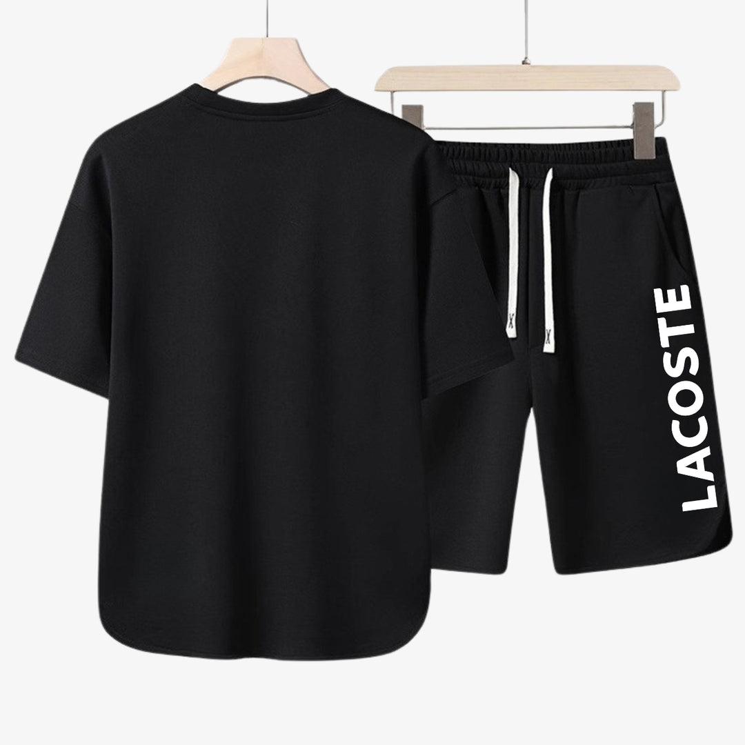 Sommer-Outfit für Herren - T-Shirt und Shorts