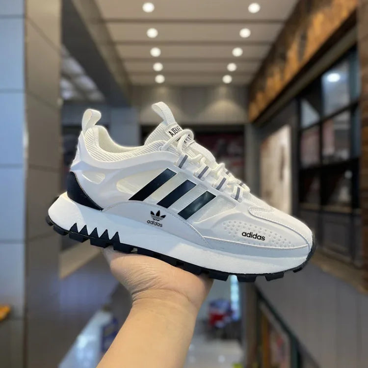 New casual sports shoes